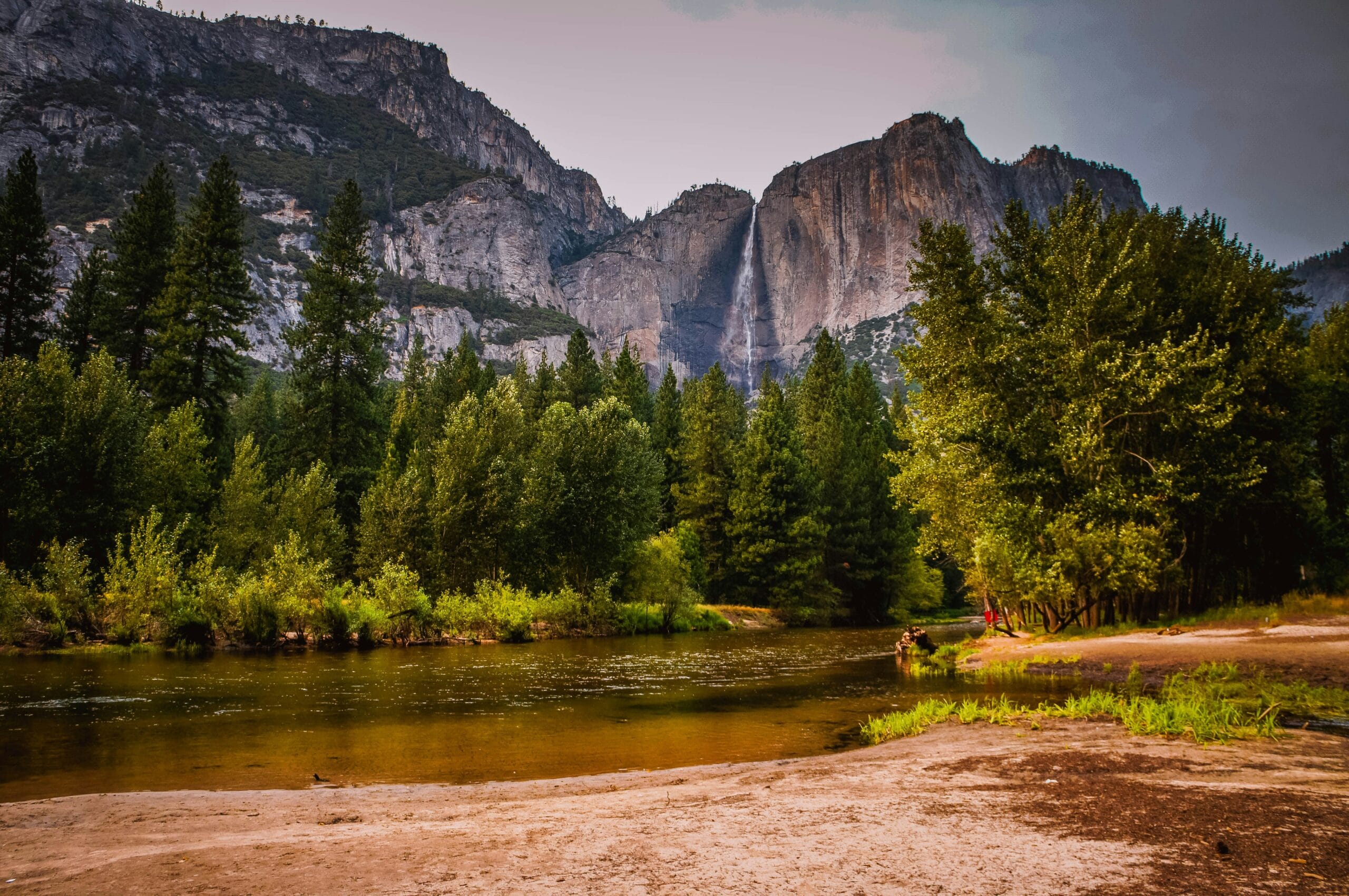 Landscape scene for wildlife photography preparation